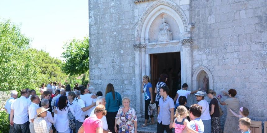 Obilježen Dan općine Tkon i 50. obljetnica ponovnog djelovanja samostana sv. Kuzme i Damjana na Ćokovcu, foto: Zadarska županija