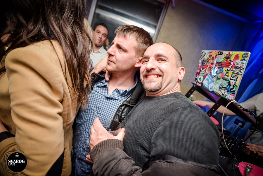 Subotnji party u Svarog baru