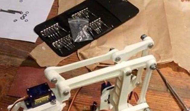 Učenici Strukovne škole “Vice Vlatkovića” izradili robotsku ruku, Foto: SŠ Vice Vlatkovića Zadar/Facebook