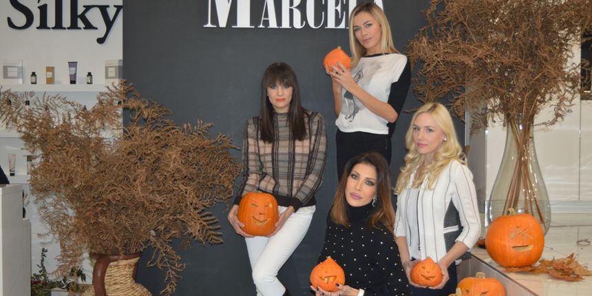 Missice i glumice uz smiješne bundeve Missice i glumice uz smiješne bundeve