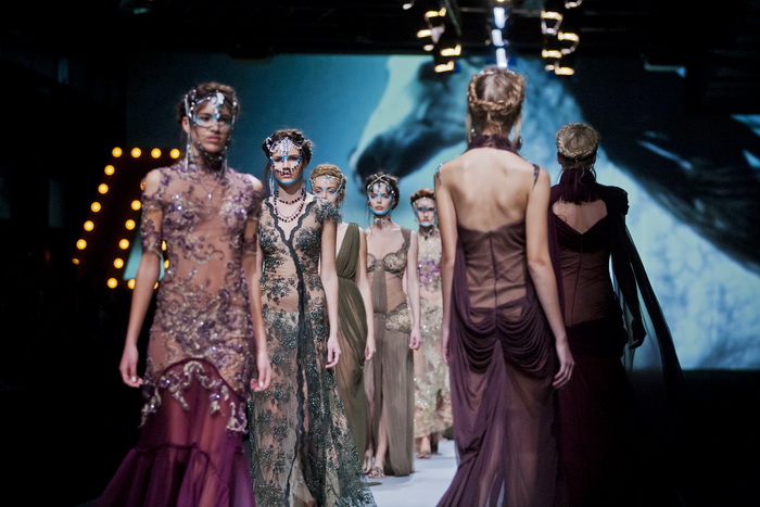 Zagreb, 201012.
U shopping centru Westgate od 18.-20.10. odrzava se modna revija Cro A Porter.
Na fotografiji: revija Matija Vuica.
Foto: Neja Markicevic / CROPIX