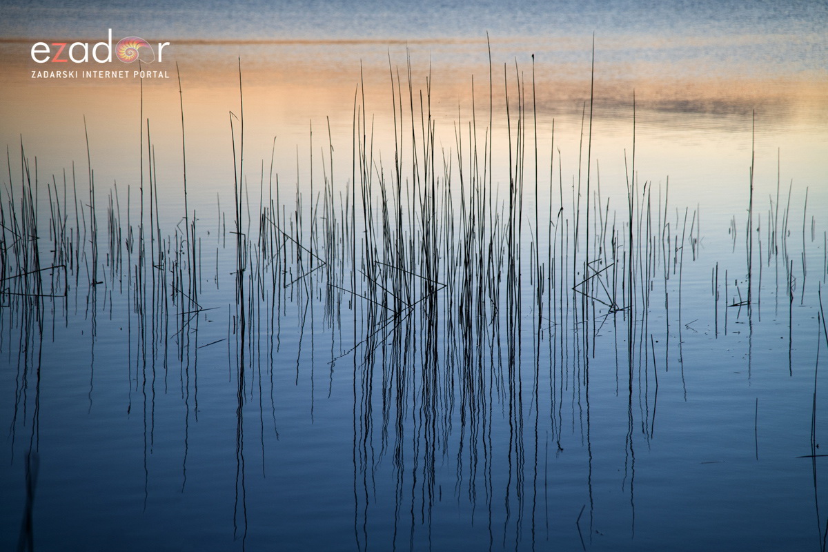 Nedjeljno svitanje na Vranskom jezeru Nedjeljno svitanje na Vranskom jezeru