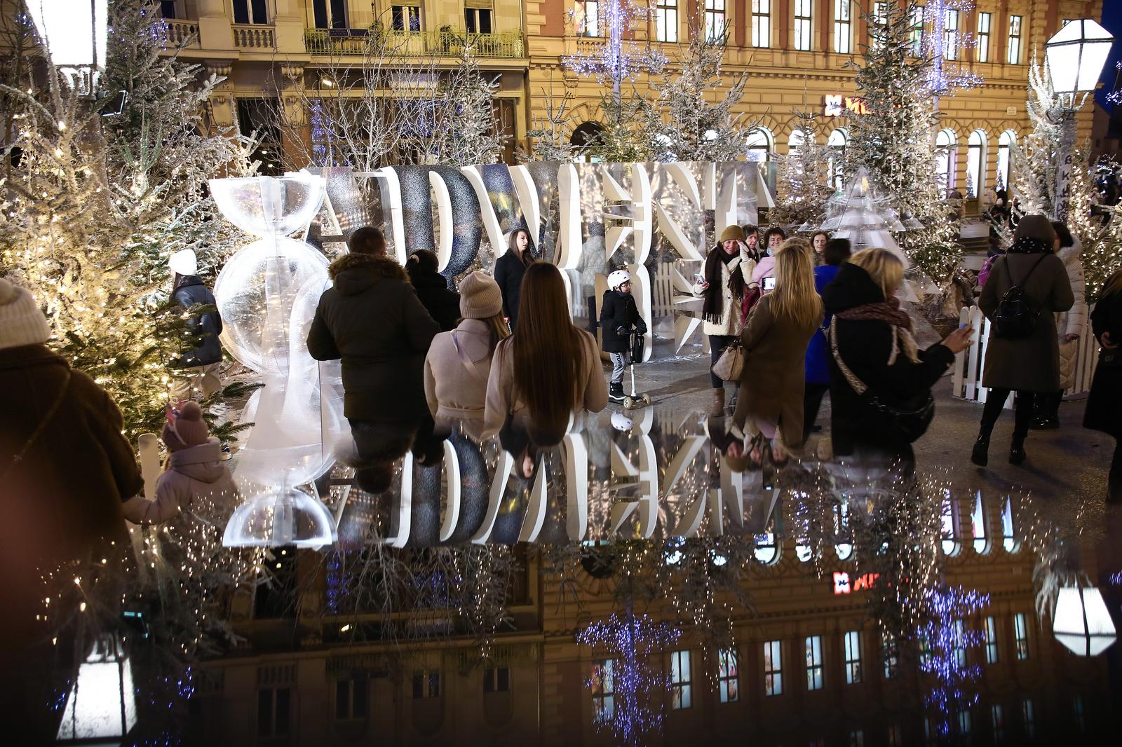 Zagrebački Advent na Trgu bana Jelačića