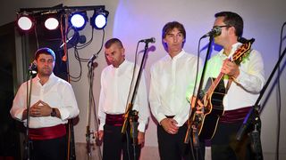 Klapa Contra oduševila u Teatro Baru i Zlatnom kutiću. Foto: Iva Perinčić Klapa Contra oduševila u Teatro Baru i Zlatnom kutiću. Foto: Iva Perinčić