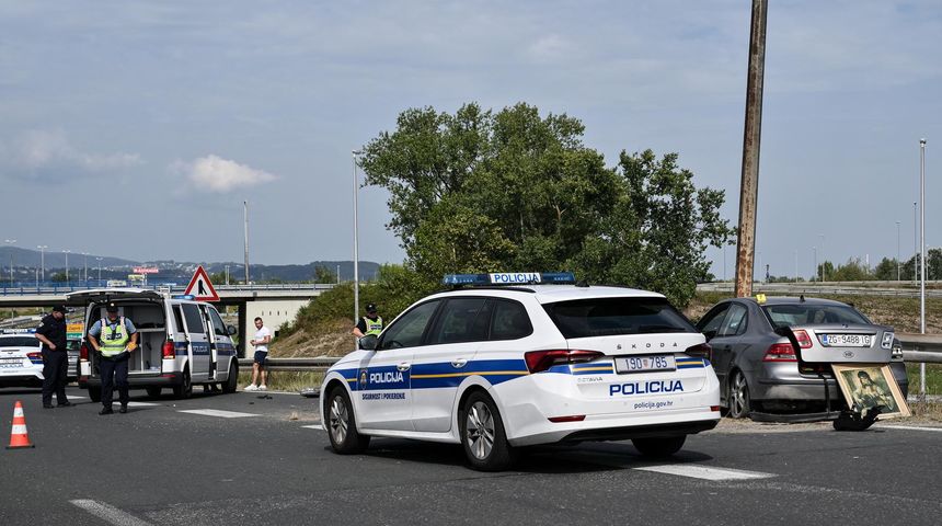 Prometna nesreca na cvoru Jankomir sa smrtnim ishodom Prometna nesreca na cvoru Jankomir sa smrtnim ishodom