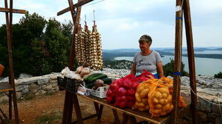 Na vidikovcu Kamenjak održan 5. Sajam lokalnih proizvoda ”Luka i igara” Na vidikovcu Kamenjak održan 5. Sajam lokalnih proizvoda ”Luka i igara”
