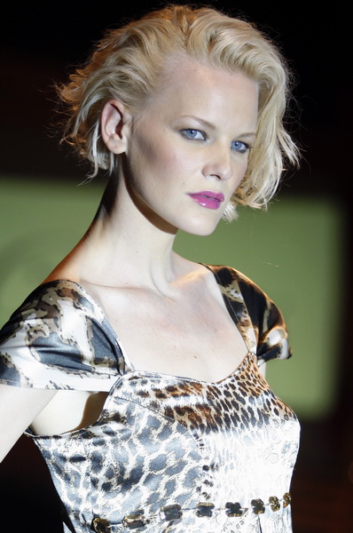 Zadar, 160711.
Druga vecer Zadar Fashion Nightsa, kojeg organiziraju Stefany Hohnjec i Aleksandra Grdic. Revije se odrzavaju na Forumu kraj crvke Sv Donata.
Foto: Jure Miskovic / CROPIX Zadar, 160711.
Druga vecer Zadar Fashion Nightsa, kojeg organiziraju Stefany Hohnjec i Aleksandra Grdic. Revije se odrzavaju na Forumu kraj crvke Sv Donata.
Foto: Jure Miskovic / CROPIX