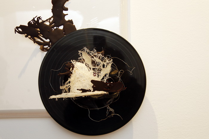 Pula, 281211.
U galeriji Makina otvorena je izlozba jestivih slastica povodom skorog otvorenja butika slastica “Skatulica by Stare Uzance” vlasnika Sandra Francula i Sanje Rakic Francula. Izlozene kolace posjetitelji su mogli kusati pa je sama izlozba nak