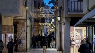 Blagdanske dekoracije u centru Zadra Blagdanske dekoracije u centru Zadra