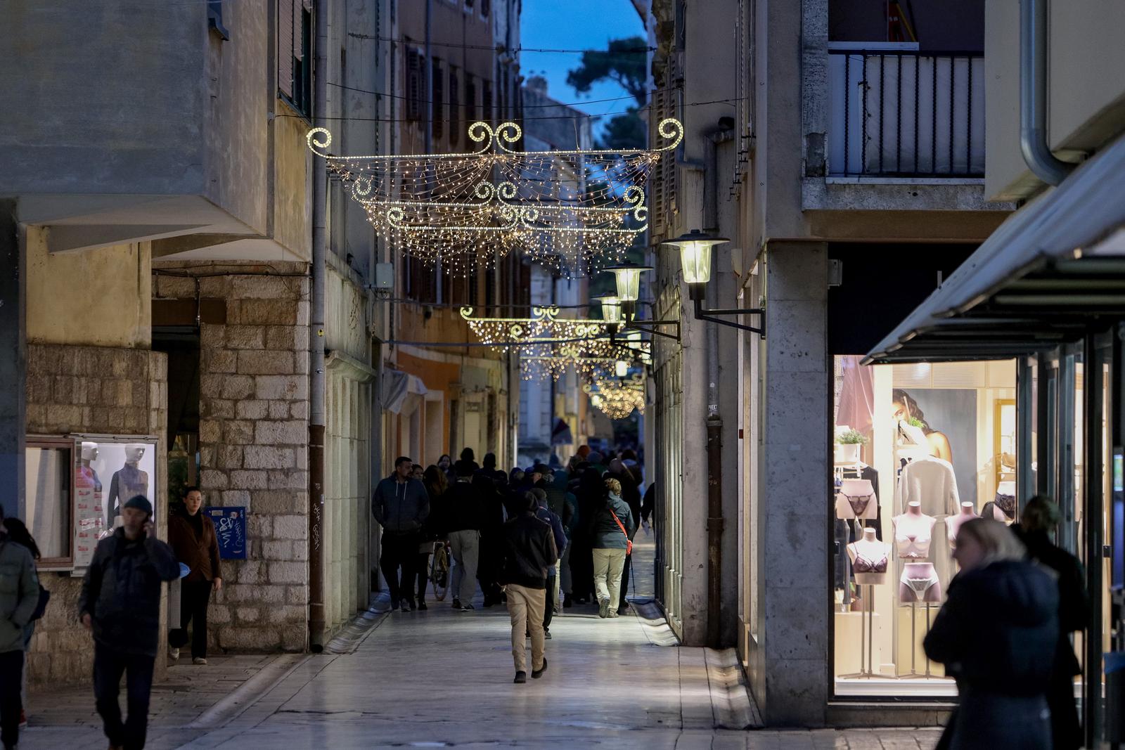 Blagdanske dekoracije u centru Zadra Blagdanske dekoracije u centru Zadra