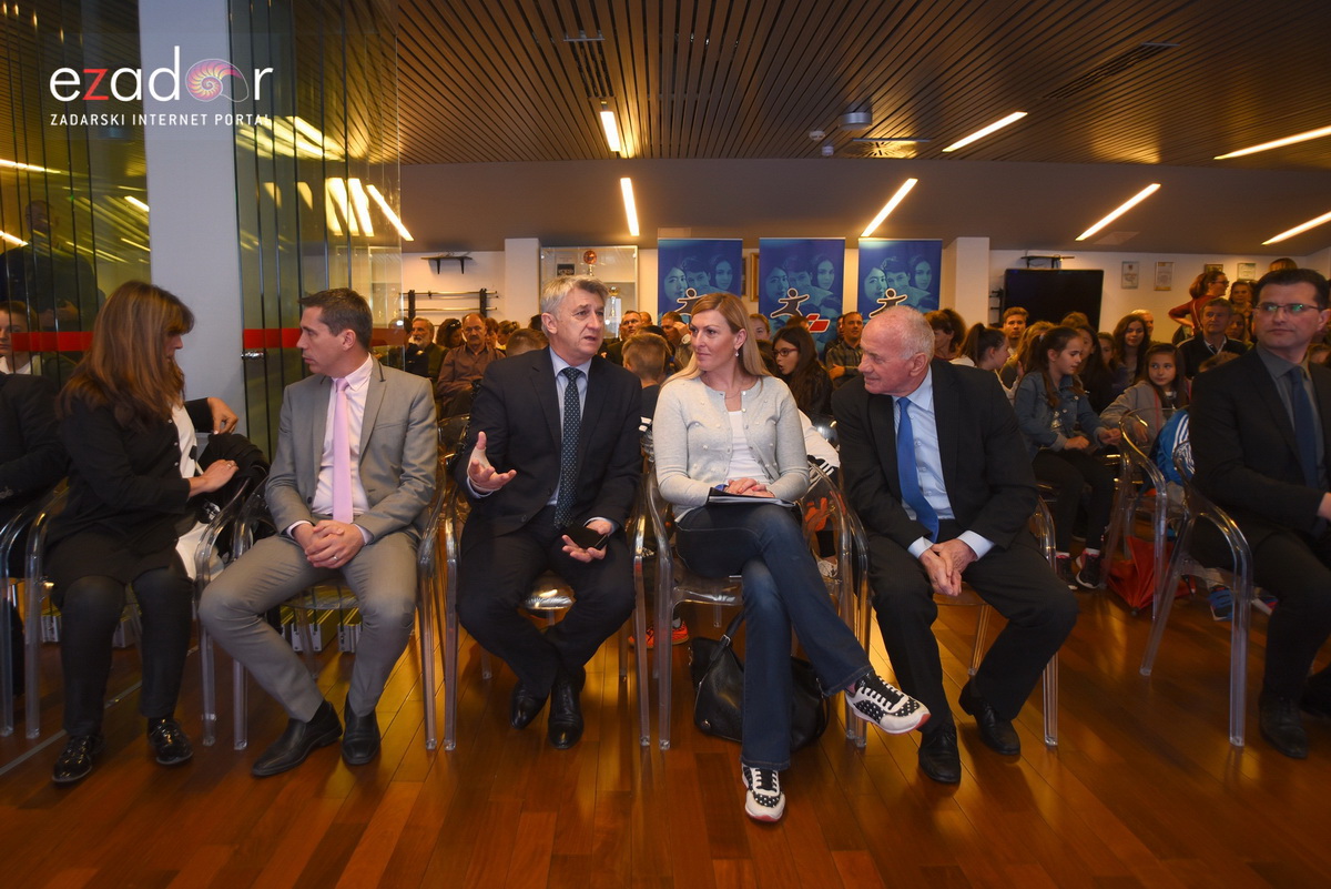 Na Višnjiku održana javna radionica “Zdravstveno usmjerena tjelesna aktivnost učenika” (ZUTA) Na Višnjiku održana javna radionica “Zdravstveno usmjerena tjelesna aktivnost učenika” (ZUTA)