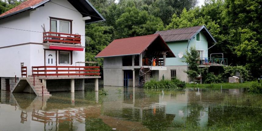 Poplave haraju Srbijom i BiH, kritično i u Hrvatskoj, foto: pixsell.hr Poplave haraju Srbijom i BiH, kritično i u Hrvatskoj, foto: pixsell.hr