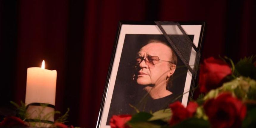 U zgradi Hrvatskog narodnog kazalista odrzana je komemoracija za preminulog glazbenika Arsena Dedica. Photo: Hrvoje Jelavic/PIXSELL