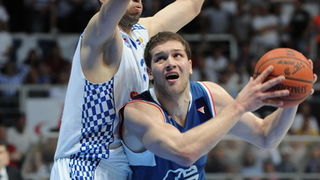 Zadar, 010610.
Dvorana Kresimir Cosic u Zadru. Druga finalna utakmica kosarkaskog prvenstva Hrvatske odigrana izmedju KK Zadar i KK Cibona.
Na slici: Bogdanovic, igrac Cibone, u napadu
Foto: Andrija Lucic / CROPIX Zadar, 010610.
Dvorana Kresimir Cosic u Zadru. Druga finalna utakmica kosarkaskog prvenstva Hrvatske odigrana izmedju KK Zadar i KK Cibona.
Na slici: Bogdanovic, igrac Cibone, u napadu
Foto: Andrija Lucic / CROPIX
