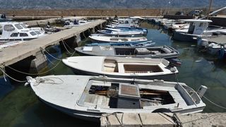 Ražančani saniraju štete nakon orkanske bure. Photo: Dino Stanin/PIXSELL