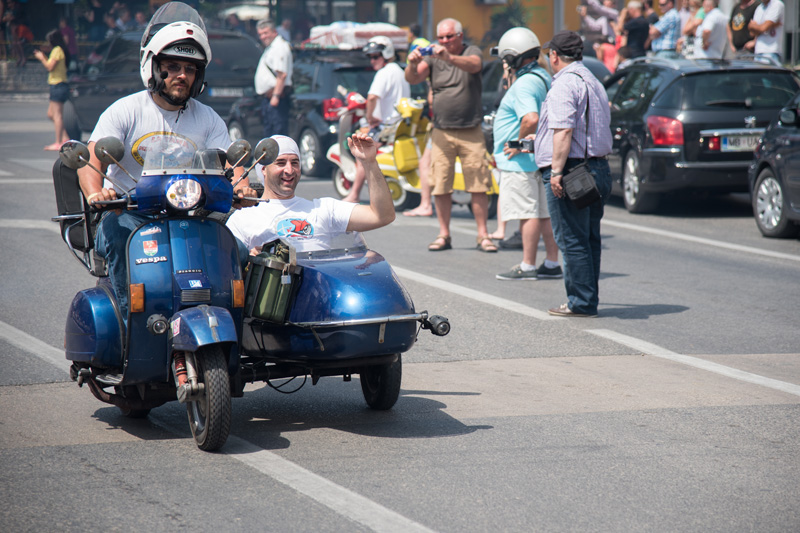 Spektakularni defile vespaša, foto: Vinko Pešić Spektakularni defile vespaša, foto: Vinko Pešić