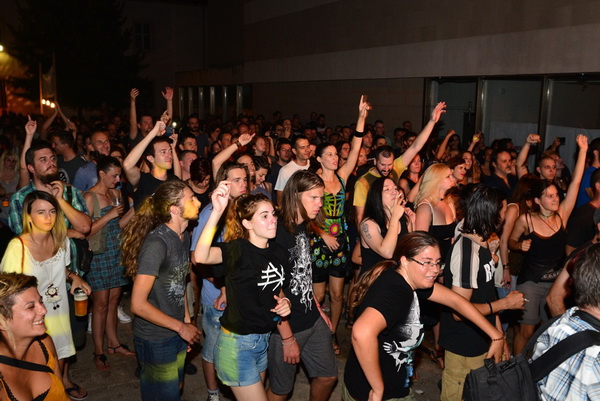 Svaki koncert Kultur shocka u Zadru posebna je priča. Tako je bilo i sinoć na Poljani Branka Stojakovića!