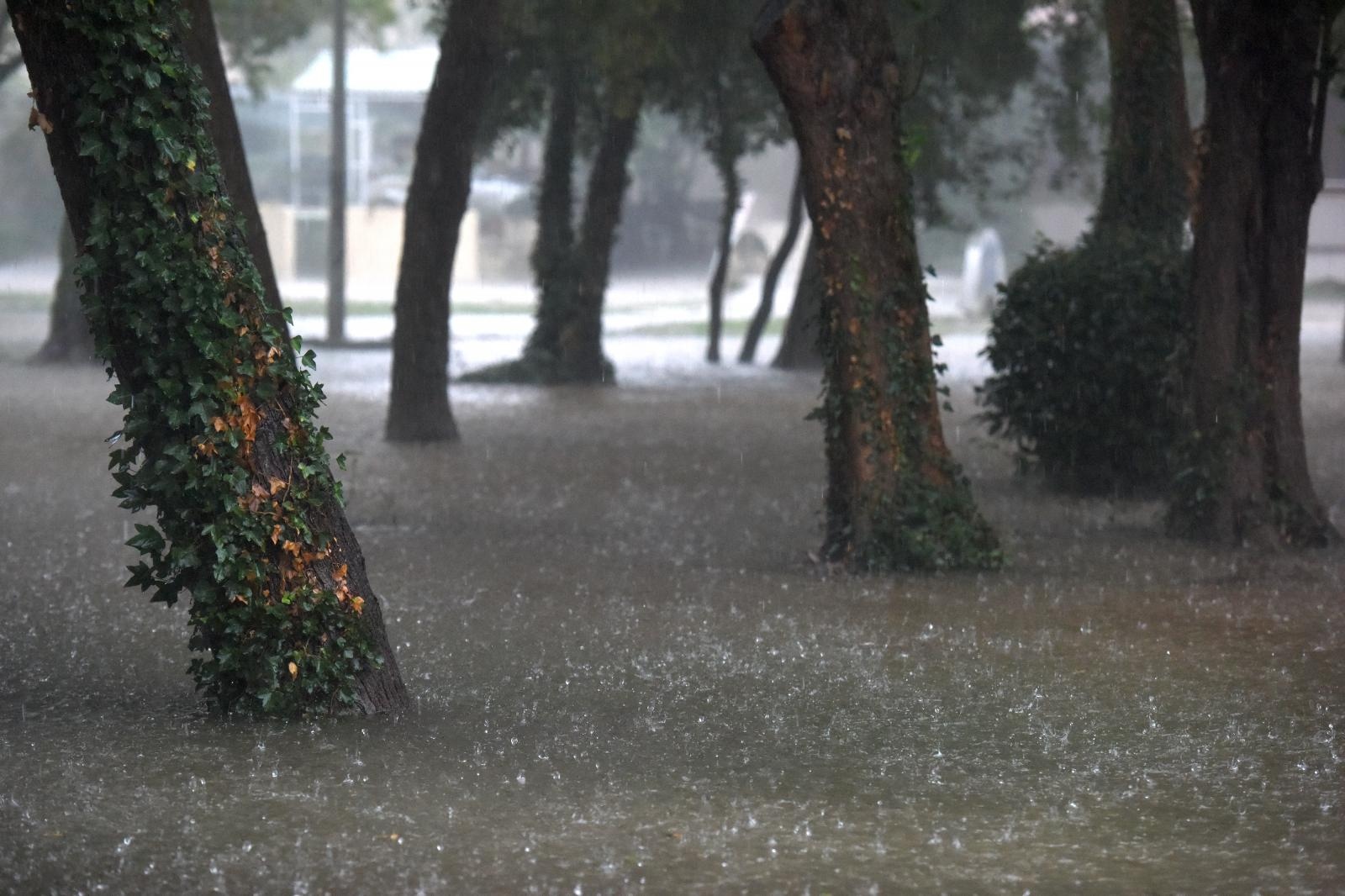Kišna kataklizma u Zadru: poplavljen cijeli grad