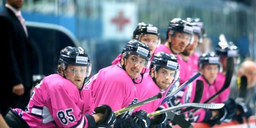 30.10.2015., Dom sportova, Zagreb – Kontinentalna hokejaska liga, 28. kolo, KHL Medvescak Zagreb – Lada Toljati. Jesse Saarinen, Nathan Perkovich, Gilbert Brule. Photo: Goran Jakus/PIXSELL
