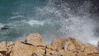 Olujna bura poharala plažu Zrće. Photo: Dalibor Urukalović/PIXSELL