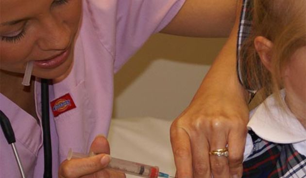 Cjepljenje djece (Foto: allamericanpatriots.com)
