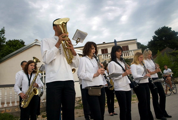Biograd: Mazoretkinje, gradska glazba i srednjovjekovni biogradski kostimi