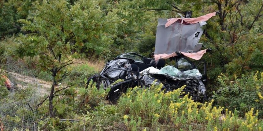 Jutros oko 9:30 na autocesti A1 kod cvoza Zadar1 dogodila se teska prometna nesreca u kojoj je smrtno stradala jedna osoba. Photo: Dino Stanin/PIXSELL Jutros oko 9:30 na autocesti A1 kod cvoza Zadar1 dogodila se teska prometna nesreca u kojoj je smrtno stradala jedna osoba. Photo: Dino Stanin/PIXSELL