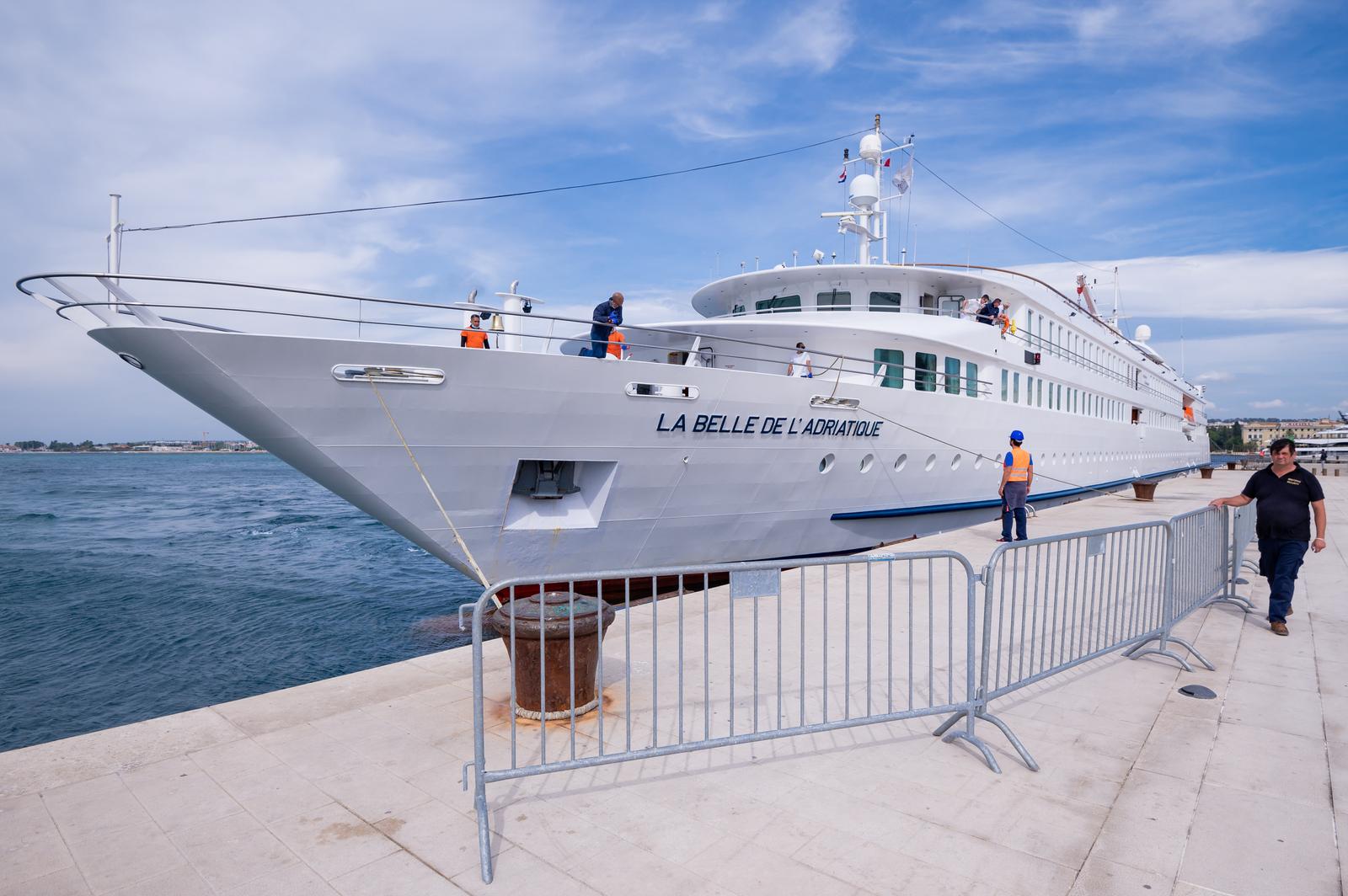 Olujno jugo na zadarskoj rivi