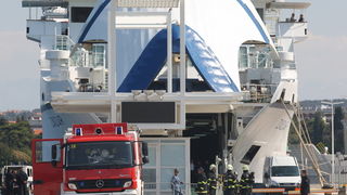 Zadar, 180411. Vjezba uklanjanja eksplozivne naprave sa putnickog broda Zadar u kojoj su sudjelovale interventne sluzbe (hitna pomoc, policija, vatrogasaci, lucke kapetanija i drugi) Na slici: detalj sa vjezbe. Foto: Vladimir Ivanov / CROPIX Zadar, 180411. Vjezba uklanjanja eksplozivne naprave sa putnickog broda Zadar u kojoj su sudjelovale interventne sluzbe (hitna pomoc, policija, vatrogasaci, lucke kapetanija i drugi) Na slici: detalj sa vjezbe. Foto: Vladimir Ivanov / CROPIX