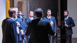 Klapa Bošket nastupila u Pagu