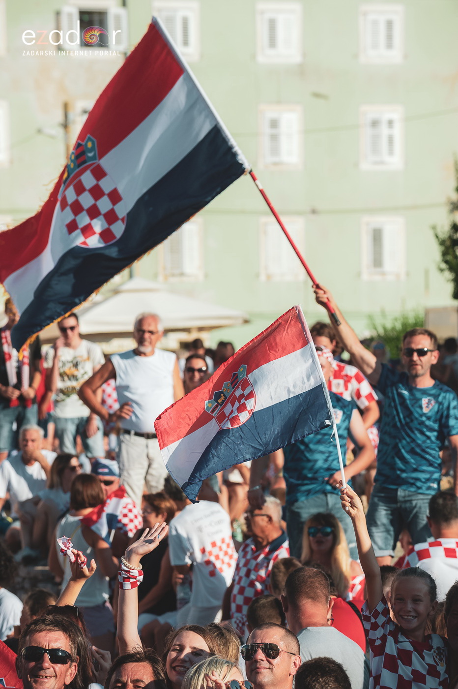 Zadar priredio čudesan doček svojim Vatrenim herojima (1)