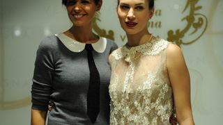 Revije vjenčanica večernjih haljina iz kolekcija ‘’Wedding dream’’ i ‘’Luxury by Vesna Sposa’’ nosile su manekenke Tina Katanić, Iva Jerković, Aleksandra Grdić, Antea Kodžoman, Maja Cvjetković, Stefani Hohnjec, Sandra Dabo, Jelena Denona.