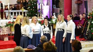 Molitveno-glazbena večer u Zbornoj crkvi Marijina Uznesenja u Pagu Molitveno-glazbena večer u Zbornoj crkvi Marijina Uznesenja u Pagu
