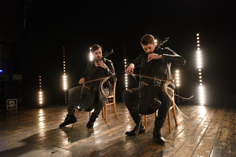 2CELLOS u rovinjskom kazalištu Antonio Gandusio nastavili su snimanje novog spota. Foto: Duško Marušić/PIXSELL