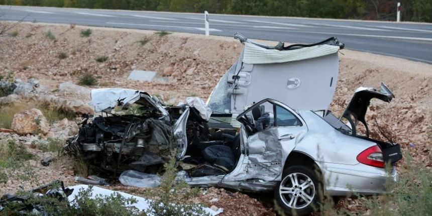 Stravičan sudar na vodičkoj obilaznici odnio jedan još jedan život a šest je osoba teško ozljeđeno Stravičan sudar na vodičkoj obilaznici odnio jedan još jedan život a šest je osoba teško ozljeđeno