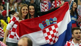 Fantastična atmosfera u Areni: dobro raspoloženi navijači ‘nose’ naše igrače protiv Norveške Fantastična atmosfera u Areni: dobro raspoloženi navijači ‘nose’ naše igrače protiv Norveške