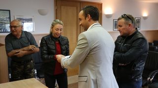 Vir: Dodjela materijalne pomoći roditeljima za nabavku udžbenika i školske opreme Vir: Dodjela materijalne pomoći roditeljima za nabavku udžbenika i školske opreme