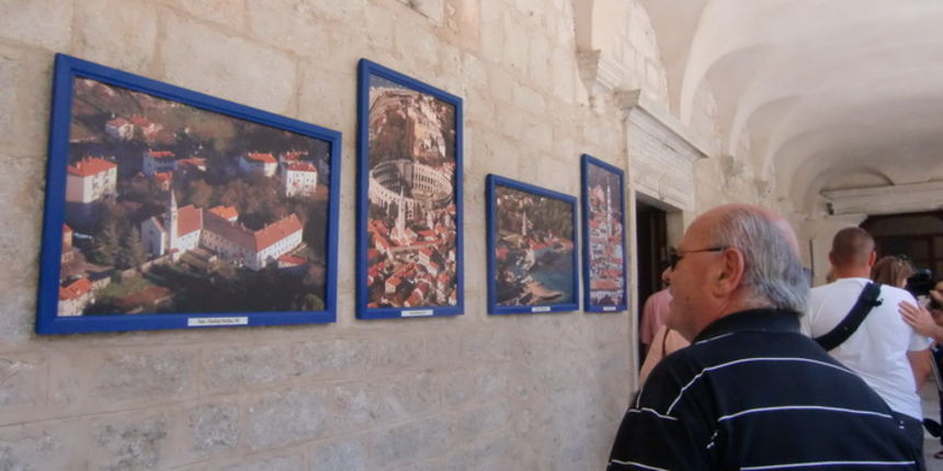 Sveti Frane: Otvorenje izlozbe “Samostalne franjevacke provincije Sv. Jeronima”, Foto: Iva Pejkovic Sveti Frane: Otvorenje izlozbe “Samostalne franjevacke provincije Sv. Jeronima”, Foto: Iva Pejkovic