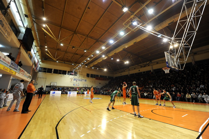 Sibenik ,170213.
Dvorana Baldekin 
Derbi utakmica izmedju GKK Sibenik i Sonik Puntamika Zadar za prvaka A2 Hrvatske kosarkaske lige Jug.
Foto: Niksa Stipanicev / CROPIX