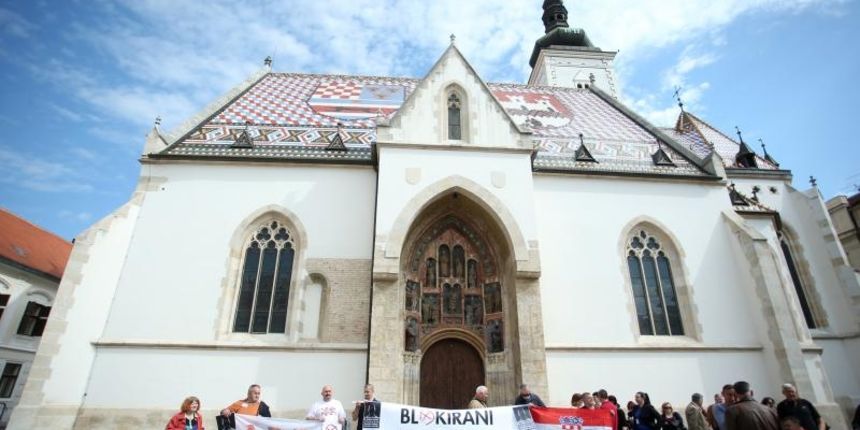 Udruga Blokirani odrzala je prosvjed na Trgu svetog Marka. Photo: Sanjin Strukic/PIXSELL Udruga Blokirani odrzala je prosvjed na Trgu svetog Marka. Photo: Sanjin Strukic/PIXSELL