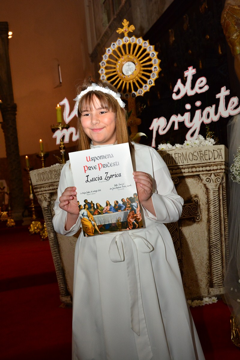 Sakrament Prve pričesti u katedrali sv. Stošije, foto- Iva Perinčić