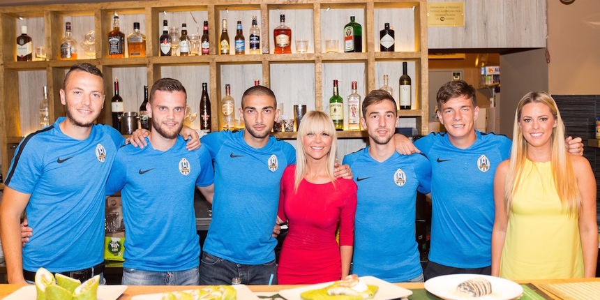 Mila Elegović i Andrea Andrassy pripremale palačinke za nogometaše Lokomotive