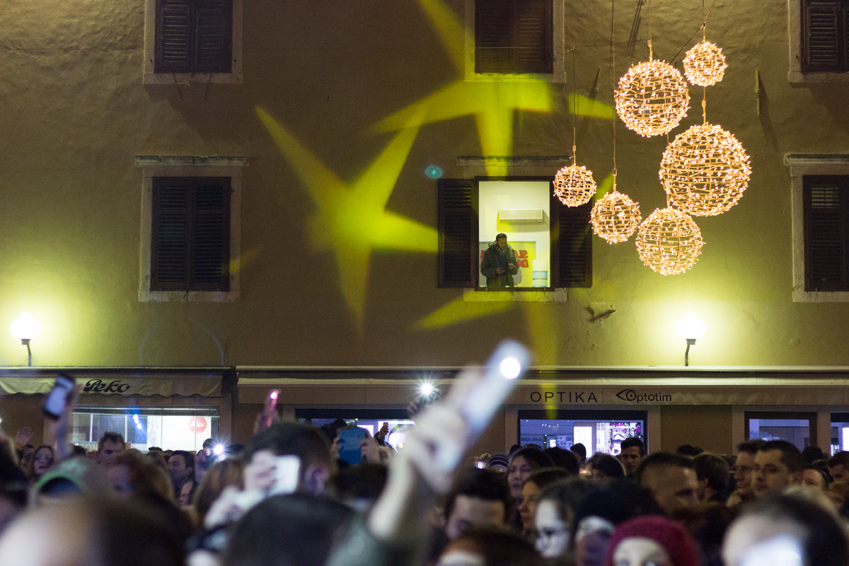 Doček 2017: Najluđa noć na zadarskom Poluotoku privukla više tisuća Zadrana i gostiju Doček 2017: Najluđa noć na zadarskom Poluotoku privukla više tisuća Zadrana i gostiju