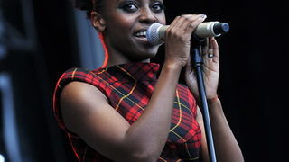 Zagreb, 220610.
Na Jarunu se od 21.-23.06. odrzava glazbeni spektakl T-Mobile INmusic festival na kojem ce nastupiti mnogobrojni izvodjaci kako iz zemlje tako i svijeta. Drugi dan festivala.
Na fotografiji: Grupa Morcheeba.
Foto: Boris Kovacev / CROPIX Zagreb, 220610.
Na Jarunu se od 21.-23.06. odrzava glazbeni spektakl T-Mobile INmusic festival na kojem ce nastupiti mnogobrojni izvodjaci kako iz zemlje tako i svijeta. Drugi dan festivala.
Na fotografiji: Grupa Morcheeba.
Foto: Boris Kovacev / CROPIX