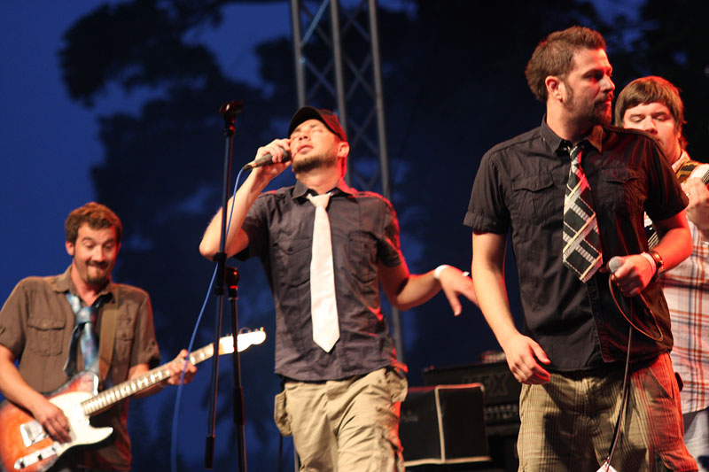 Jader urban music festival, JUMF, Pred brojnom publikom nastupali su In Ruff, Postolar Tripper, Partibrejkersi, Kawasaki 3P i Let 3., foto: L. Juravic Jader urban music festival, JUMF, Pred brojnom publikom nastupali su In Ruff, Postolar Tripper, Partibrejkersi, Kawasaki 3P i Let 3., foto: L. Juravic