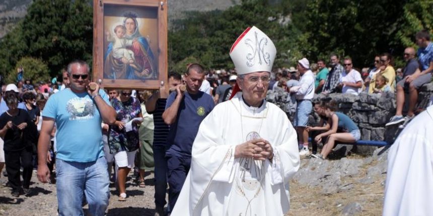 Blagdan Velike Gospe – procesija. Mons. Želimir Puljić. Photo: Zeljko Mrsic/PIXSELL