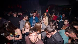 Subotnji party u Svarog baru