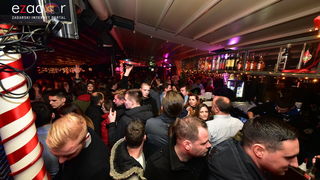 Tisuće Zadrana uživalo na krcatom Narodnom trgu i Tgu Petra Zoranića uz Tomislava Bralića i klapu Intrade Tisuće Zadrana uživalo na krcatom Narodnom trgu i Tgu Petra Zoranića uz Tomislava Bralića i klapu Intrade