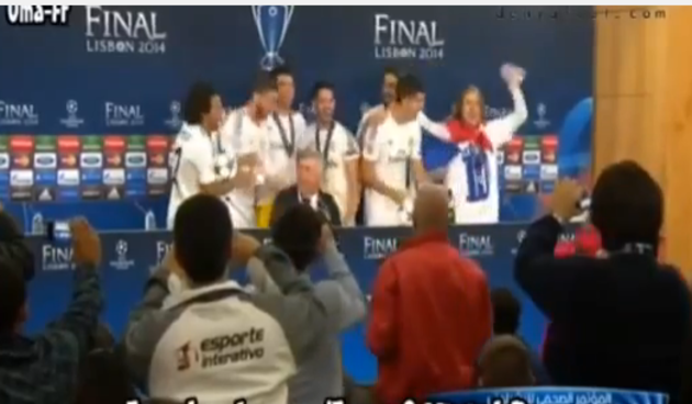 Igrači prekinuli presicu Carla Ancelottija, screenshot: youtube