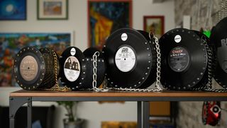 Miljana Jovičić proizvodi torbice od starih gramofonskih ploča